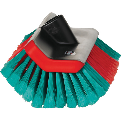 Brosse &agrave; alimentation en eau pour nettoyage des parties hautes et basses des v&eacute;hicules de la s&eacute;rie Transport OCP Construction Supplies