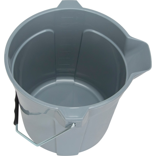 Seau rond avec bec verseur, Capacit&eacute; de 2,64 gal. US (10,57 pintes), Gris OCP Construction Supplies