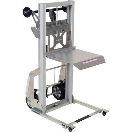 Appareil de levage portatif en aluminium, M&eacute;canisme Pompe au pied, Capacit&eacute; de 200 lb, Levage max de 61" OCP Construction Supplies