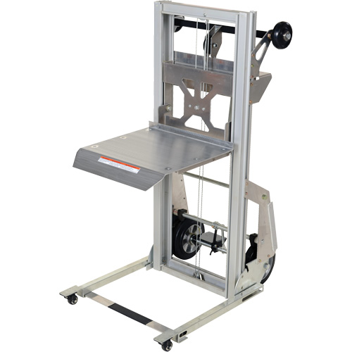 Appareil de levage portatif en aluminium, M&eacute;canisme Pompe au pied, Capacit&eacute; de 200 lb, Levage max de 61" OCP Construction Supplies