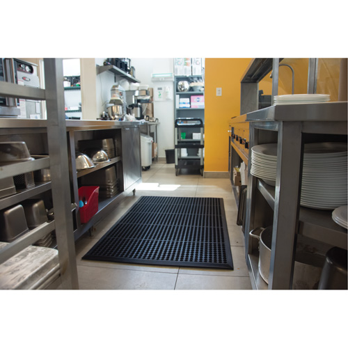 Tapis antifatigue, &agrave; fentes, 3' x 5' x 7/8", Noir, Caoutchouc naturel OCP Construction Supplies