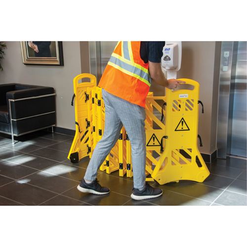 Barri&egrave;re mobile portative, 40" h x 13' lo, Jaune OCP Construction Supplies