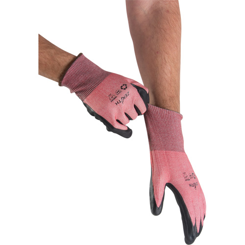 Gants &eacute;cologiques, l&eacute;gers, et r&eacute;sistants &agrave; la coupe, &agrave; haute dext&eacute;rit&eacute;, Taille 7, Calibre 18, Rev&ecirc;tement Mousse de nitrile, Enveloppe en Acier inoxydable/PEHP/rPET, ASTM ANSI niveau A4 OCP Construction Supplies