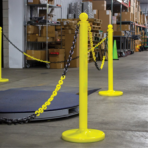 Bicolour Plastic Barrier Chain, Green/White, 2" Link, 500' Length OCP Construction Supplies