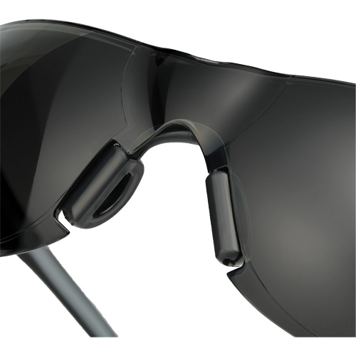 Lunettes de s&eacute;curit&eacute; Adapt Lite, Lentille Fum&eacute;e, Antibu&eacute;e/Anti-&eacute;gratignures, ANSI Z87+/R&eacute;pond ou surpasse la norme CSA Z94.3 OCP Construction Supplies