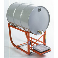 Support de baril avec plateau d'&eacute;gouttage, Capacit&eacute; de 55 gal. US (45 gal. imp.), Charge max. de 600 lb/272 kg OCP Construction Supplies