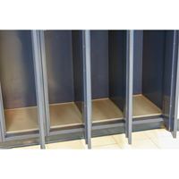 Fond de casier, Convient aux casiers 12" x 18", Gris p&acirc;le, Plastique OCP Construction Supplies