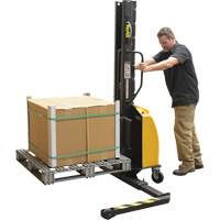 Gerbeur motoris&eacute; avec m&acirc;t &eacute;troit, Fonctionnement &eacute;lectrique, Capacit&eacute; 1000 lb, Lev&eacute;e max 63" OCP Construction Supplies