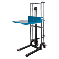 Gerbeur hydraulique &agrave; plateforme, M&eacute;canisme Pompe au pied, Capacit&eacute; de 880 lb, Levage max de 60" OCP Construction Supplies