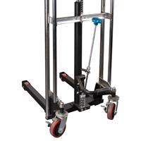 Gerbeur hydraulique &agrave; plateforme, M&eacute;canisme Pompe au pied, Capacit&eacute; de 880 lb, Levage max de 60" OCP Construction Supplies