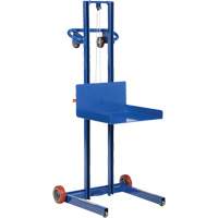 Plateforme &eacute;l&eacute;vatrice &agrave; profil bas pour charge l&eacute;g&egrave;re, M&eacute;canisme Treuil manuel, Capacit&eacute; de 400 lb, Levage max de 55" OCP Construction Supplies