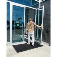 Tapis d'entr&eacute;e ext&eacute;rieure, Caoutchouc, Grattoir Type, Motif Textur&eacute;, 2' x 2-2/3', Noir OCP Construction Supplies