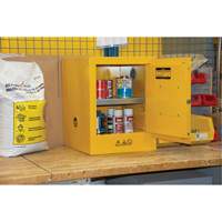 Armoire pour produits inflammables, 4 gal., 1 Porte(s), 17" La x 22" h x 18" p OCP Construction Supplies